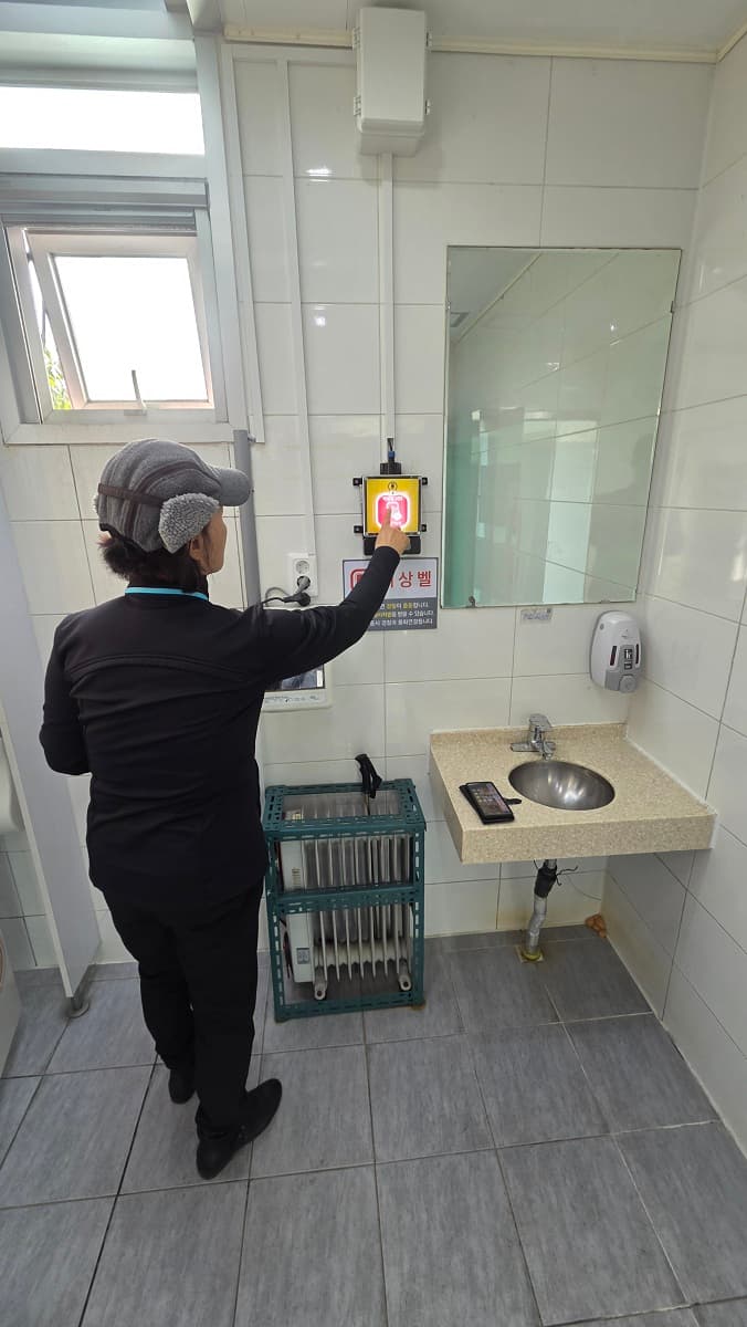 태백시, 추석명절 맞아
공중화장실 위생·안전 합동점검 실시
–불법촬영 예방·청결 관리 강화로 시민·관광객 안심 환경 조성–